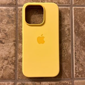 iPhone 14 Pro Apple MagSafe Case